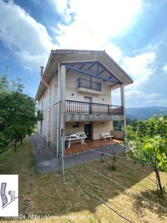 CHALET DE 3 PLANTAS CON 2.500m2 DE TERRENO CON BUENAS VISTAS - VIZCAYA