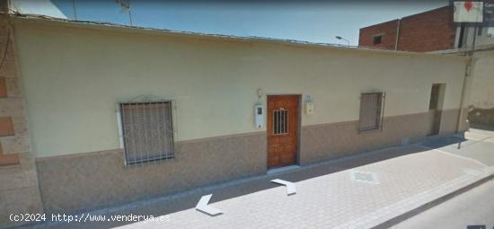 SE VENDE AMPLIA CASA EN CARRETERA DE LA MOJONERA - ALMERIA