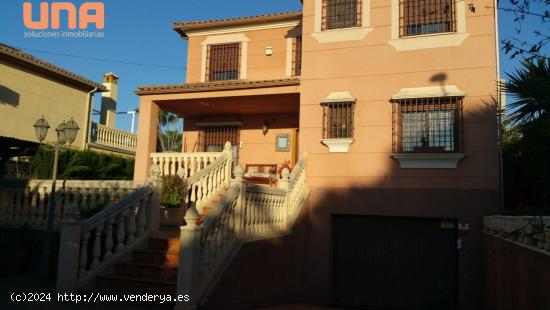 CHALET EN URBANIZACIÓN ENCINARES DE ALCOLEA - CORDOBA