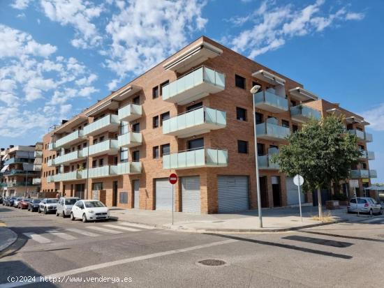 Local esquinero con salida de humos y terraza privativa. - TARRAGONA