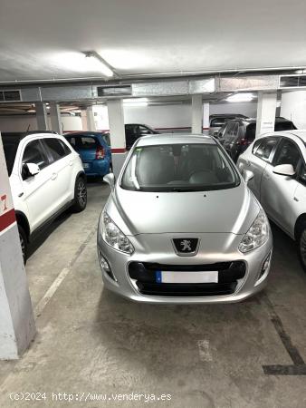 Plaza de parking en Paseo Miramar, frente a la Volkswagen. - TARRAGONA