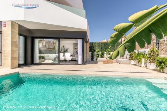 Villa con Piscina y Solarium Orihuela Costa . - ALICANTE