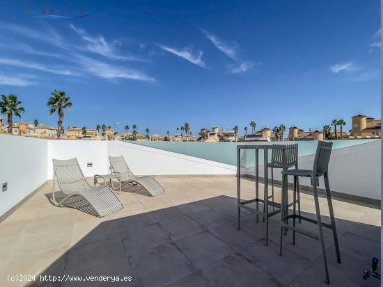 Villa con Piscina y Solarium Orihuela Costa . - ALICANTE