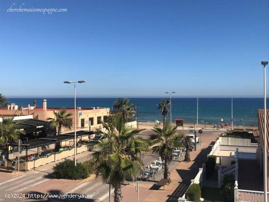 FANTASTICA VILLA MEDITERRANEA A 60 m DE LA PLAYA Y CON VISTAS AL MAR!!! - ALICANTE