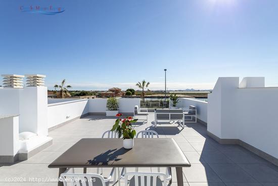  ​Chalet adosado con piscina privada en Roda Golf, Los Alcázares  - MURCIA