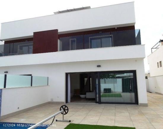 4 VILLAS PAREADAS DE  EN PILAR DE LA HORADADA - ALICANTE