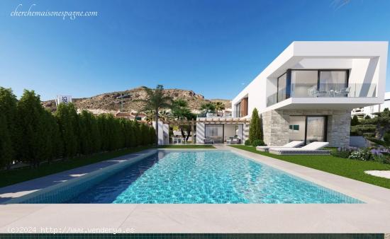 VILLAS DE OBRA NUEVA EN FINESTRAT - ALICANTE