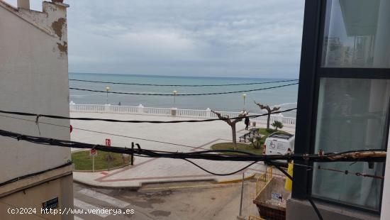 ¡Vive en la Costa Dorada a 100 m. de la playa y vistas al mar! ¡No te lo pierdas! - TARRAGONA