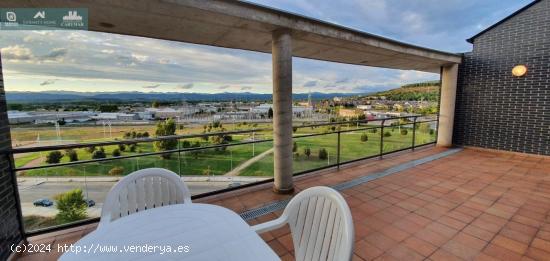 PISO CON TERRAZA EN LA ZONA DE LA ROSALEDA - LEON