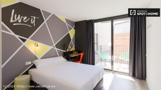 Habitación con terraza junto Metro Liceu en edificio coliving - BARCELONA