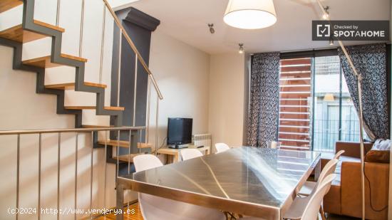 Apartamento de tres dormitorios con dos balcones y una terraza privada, todos los gastos incluidos -