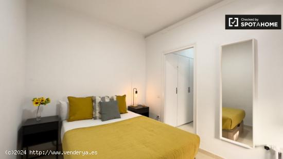 Alquiler de habitaciones en piso de 6 habitaciones en Les Corts De Sarrià - BARCELONA