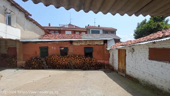 SOLAR VILLAQUILAMBRE - LEON