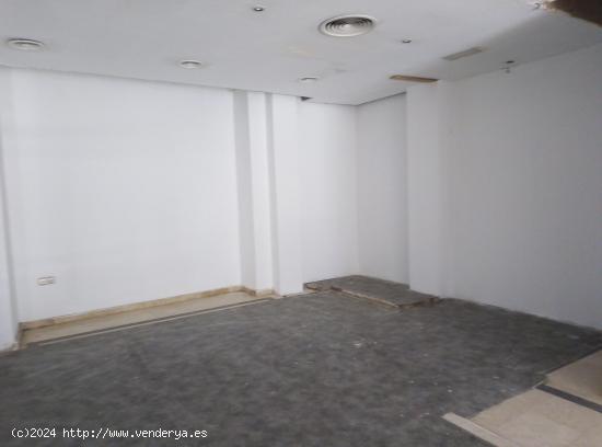 SE VENDEGRAN  LOCAL COMERCIAL CALLE ANCHA DE ALGECIRAS - CADIZ