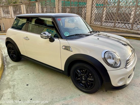 MINI One solo 85.000 KMS - Barcelona