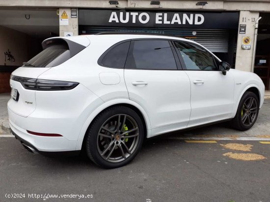 Porsche Cayenne E-HYBRID - Barcelona