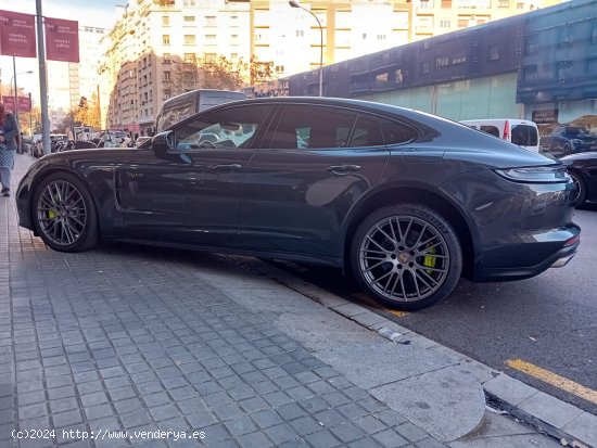 Porsche Panamera 4 E-HYBRID - Barcelona