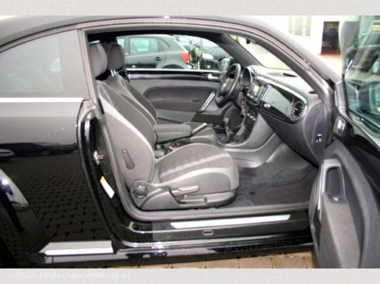 Volkswagen Beetle 2.0 TDI - Barcelona