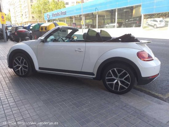 Volkswagen Beetle Cabrio 2.0 TSI DUNE - Barcelona