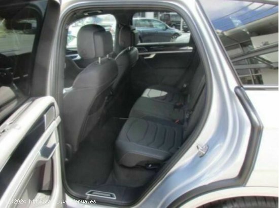 Volkswagen Touareg 3.0 TDI R-LINE - Barcelona