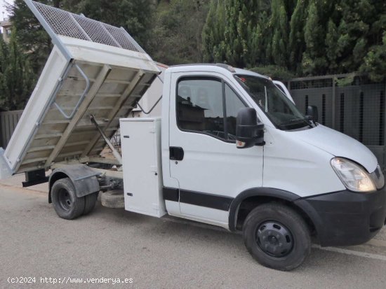 Iveco Daily volquete basculante - Arbúcies