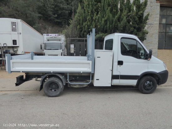 Iveco Daily volquete basculante - Arbúcies