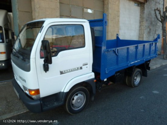 Nissan Cabstar VOLQUETE BASCULANTE/MEIDAS VOLQUETE UTILES:LARGO2,90m x ancho-1,79m. x barandas 50cm.