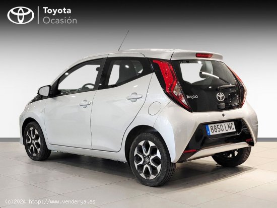 Toyota Aygo 1.0 70 x-play - Madrid