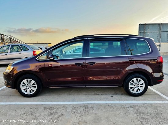 Volkswagen Sharan 2.0 TDi ADVANCE 7 PLAZAS con TECHO SOLAR! - El Prat de Llobregat