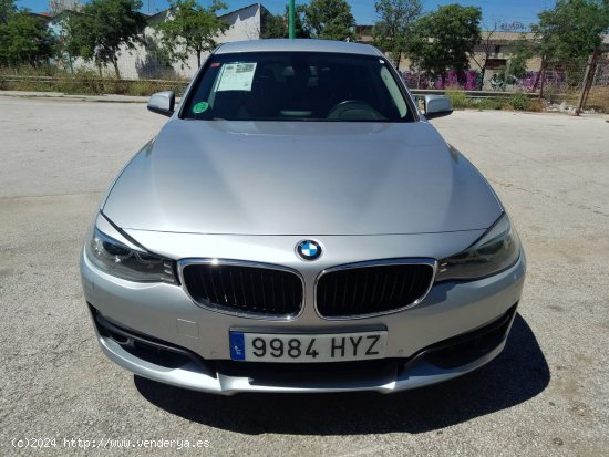 BMW Serie 3 318dA Gran Turismo Nacional Certificado en km y carrocería - Málaga