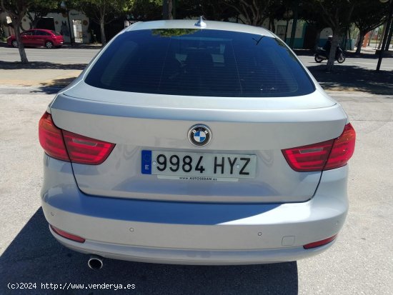 BMW Serie 3 318dA Gran Turismo Nacional Certificado en km y carrocería - Málaga