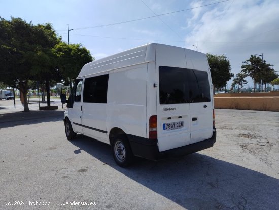 Ford Transit  Minibus y Kombi 280 S COMBI 120CV 6 VELOCIDADES - Málaga