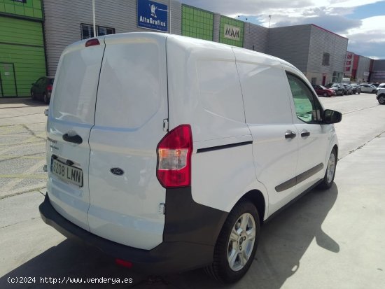 Ford Transit Courier Van 1.5 TDCi 100 CV AÑO 2021 CERTIFICADO DE KILOMETROS Y CARROCERIA - Málaga