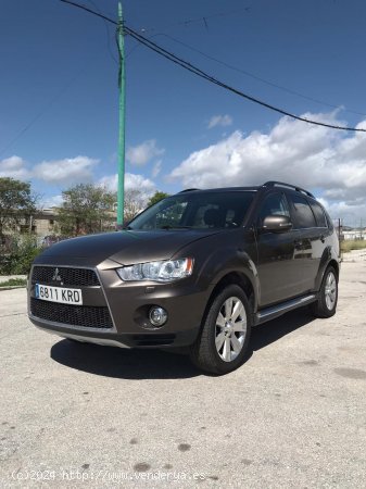 Mitsubishi Outlander 2.2 KAITEKI 4WD 7 PLAZAS CERTIFICADO DE KILOMETROS Y CARROCERIA - Málaga