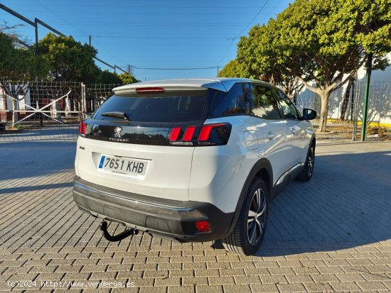 Peugeot 3008 1.5L BlueHDi 96kW 130CV SS Allure Nacional Certificado en km y carrocería - Málaga