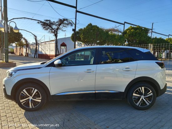 Peugeot 3008 1.5L BlueHDi 96kW 130CV SS Allure Nacional Certificado en km y carrocería - Málaga