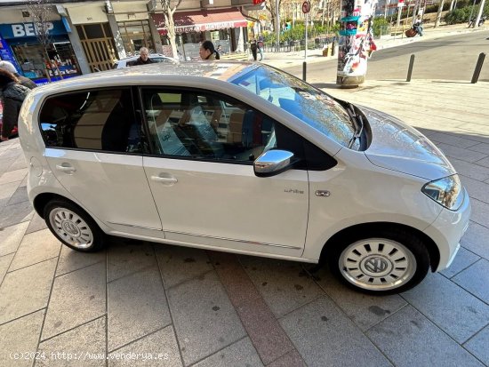 Volkswagen up! 1.0 12V BlueMotion 75 cv - Cornellà