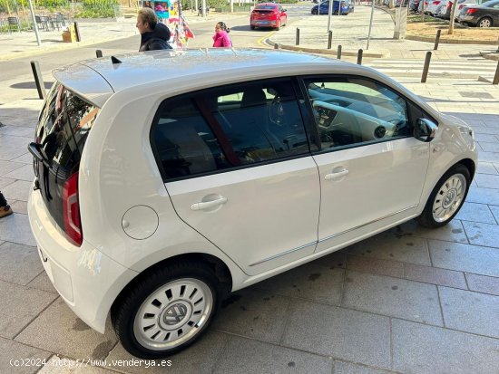 Volkswagen up! 1.0 12V BlueMotion 75 cv - Cornellà