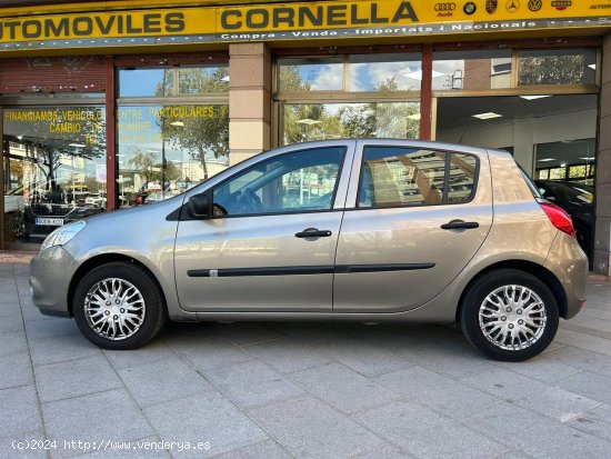  Renault Clio 1.2 i 75 Hatchback 16V eco2 75 cv - Cornellà 