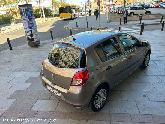 Renault Clio 1.2 i 75 Hatchback 16V eco2 75 cv - Cornellà