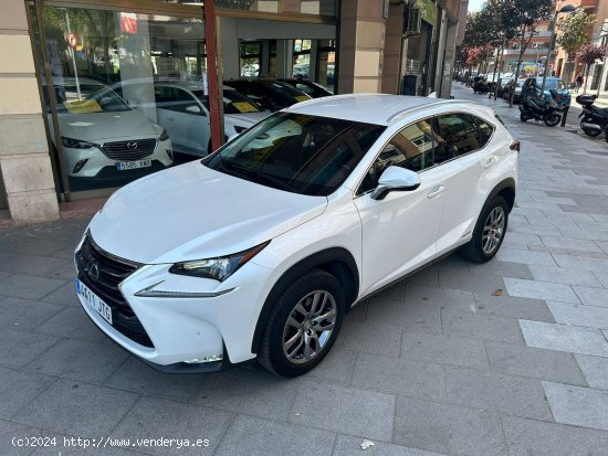 Lexus NX 300H 2.5 VVT-i 16V 197 Hybrid AWD E-CVT 155 cv - Cornellà