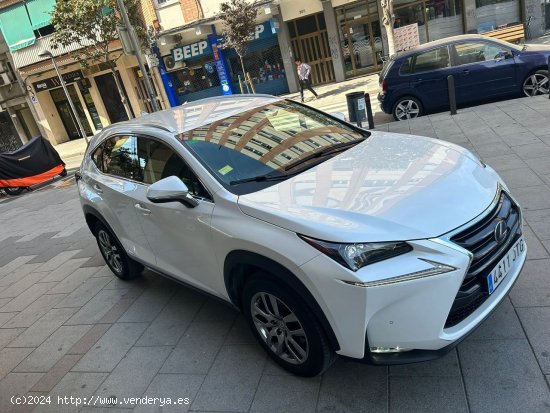 Lexus NX 300H 2.5 VVT-i 16V 197 Hybrid AWD E-CVT 155 cv - Cornellà