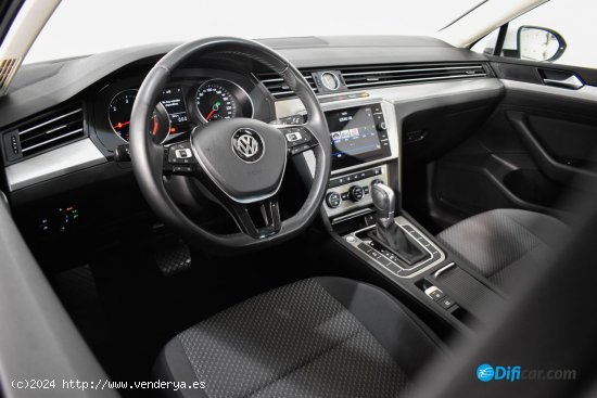 Volkswagen Passat 1.6TDI EDITION DSG7 120CV - Molins de Rei