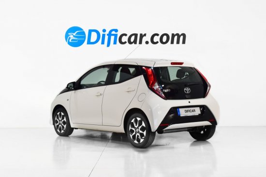 Toyota Aygo X-Play 1.0 70CV 5p - Molins de Rei