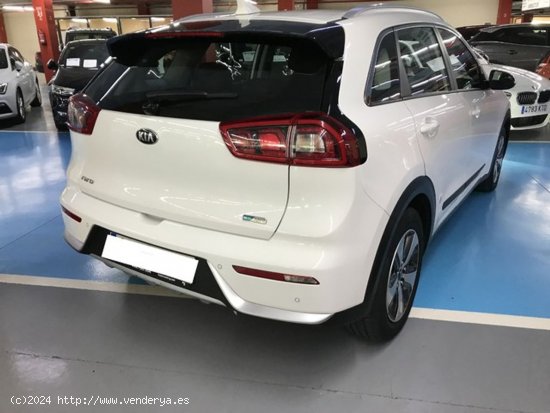 Kia Niro 1.6 GDI HÍBRIDO 141cv DRIVE - El Prat de Llobregat