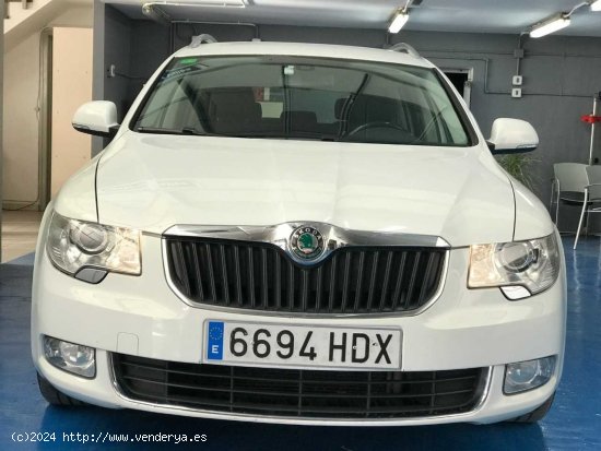 Skoda Superb  Combi 2.0 TDI DSG - Santa Perpetua de Mogoda