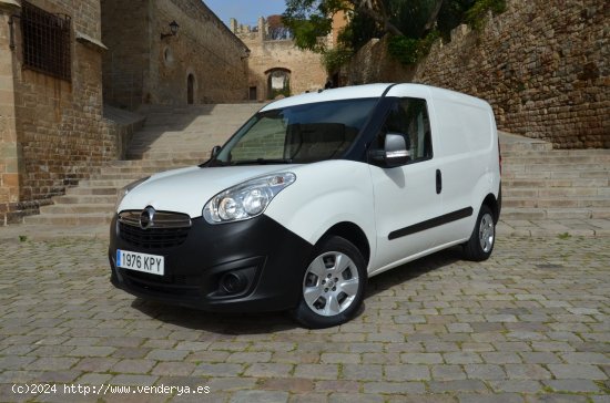 Opel Combo CARGO 1.6 CDTI  L1 H1 FURGÓN 100CV EUR 6 ETIQUETA C ( VERDE ) - Sant Vicenç dels Horts