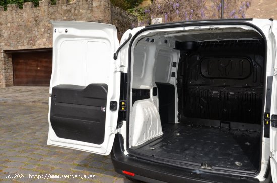 Opel Combo CARGO 1.6 CDTI  L1 H1 FURGÓN 100CV EUR 6 ETIQUETA C ( VERDE ) - Sant Vicenç dels Horts