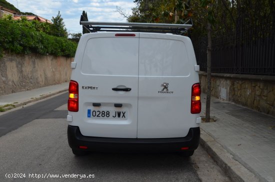 Peugeot Expert FURGÓN PRO 1.6 BLUEHDI 115CV S&S  STANDARD / BACA PROFESIONAL / ESTANTERÁS TALLER B