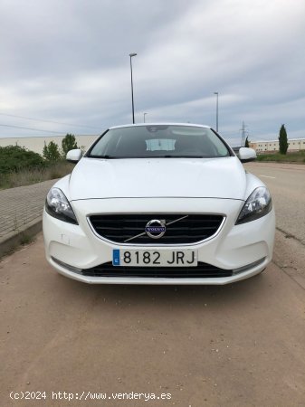 Volvo V40 D3 AUTO - Burgos